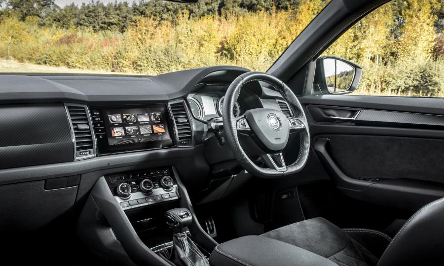 Торпедо Skoda Kodiaq 4x4 Sportline 2017 года  (UK) (фото 20 из 40)